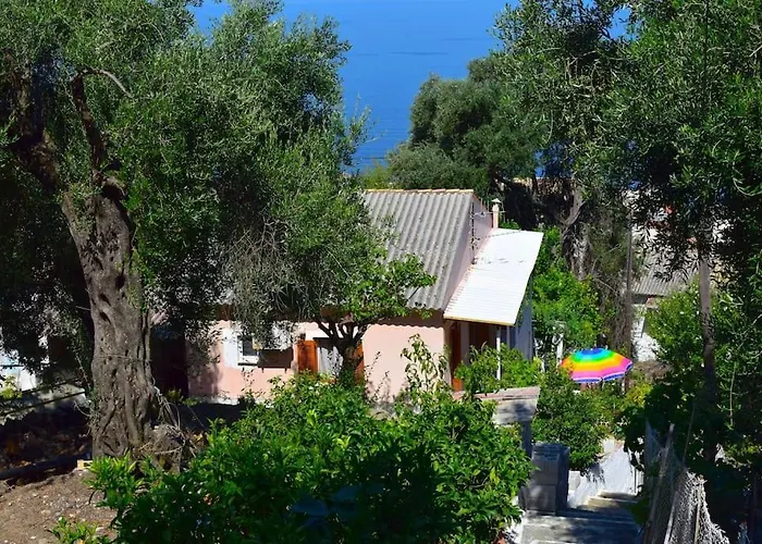 Kiki\'S Beautiful House On Famous Village Pentati