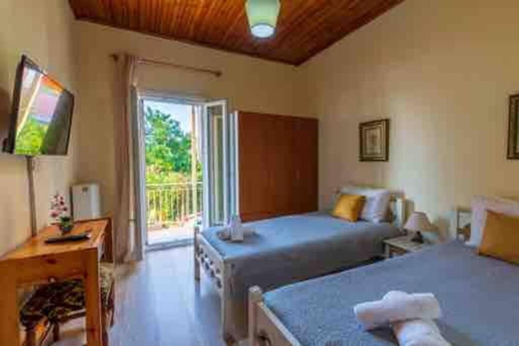 Kiki's Beautiful House On Famous Village Pentati
